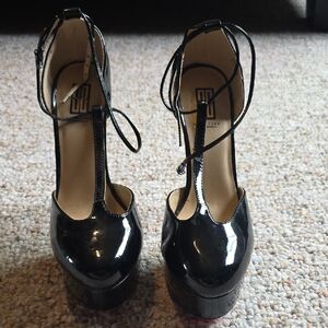 Shoe Dazzle Reina Glossy Black T-Strap Heels